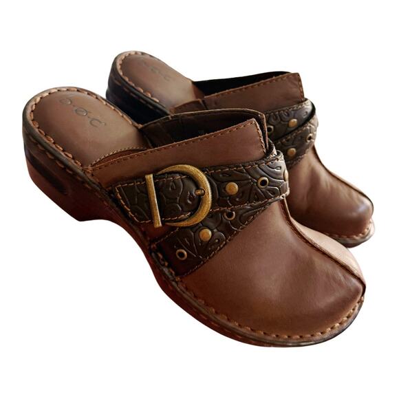 b.ø.c Brown Leather Buckle Clog Mules Embossed Strap Studded Comfort Shoes 8M - Picture 2 of 8